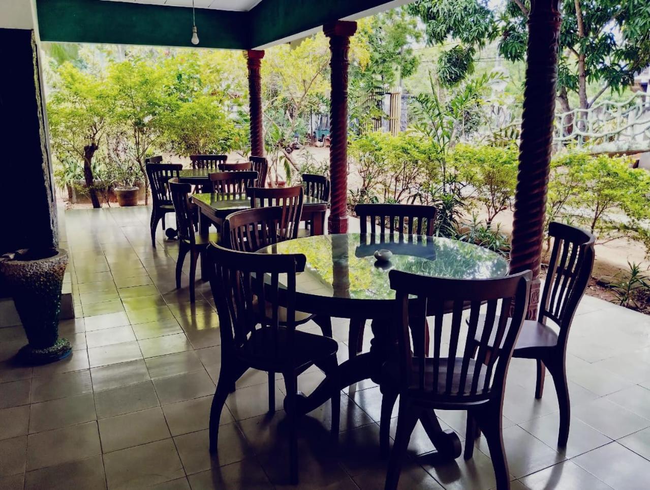 Aura Holiday Inn ทิซซามาฮารามา ภายนอก รูปภาพ