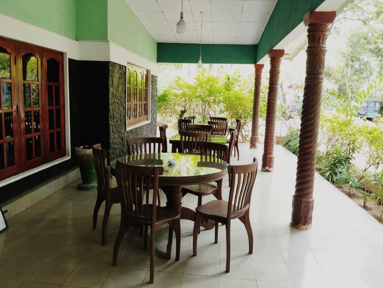 Aura Holiday Inn ทิซซามาฮารามา ภายนอก รูปภาพ